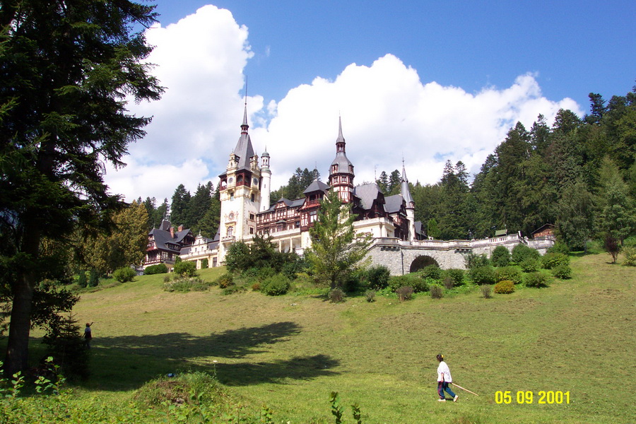 2001-09-05 12-04-38.JPG - RO Sinaia Schloss Peles